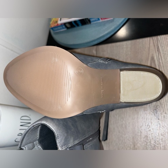 Journee Booties - Picture 4 of 5